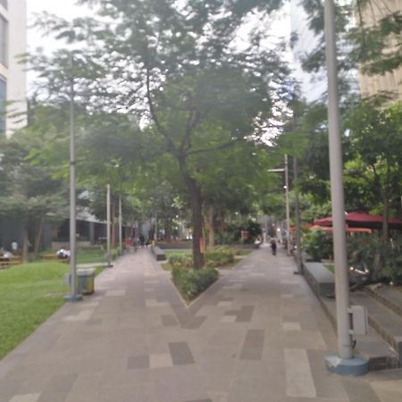 2 Bedrooms Units Forbes Area 5Th Avenue Bgc Center Манила Екстериор снимка