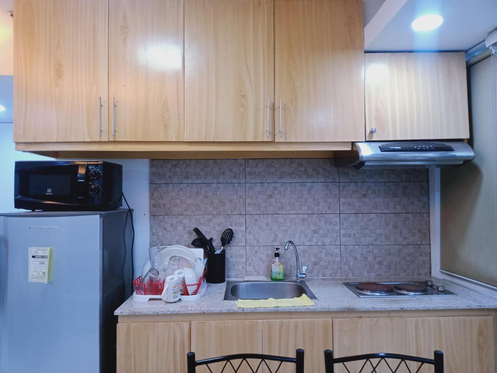 2 Bedrooms Units Forbes Area 5Th Avenue Bgc Center Манила Екстериор снимка