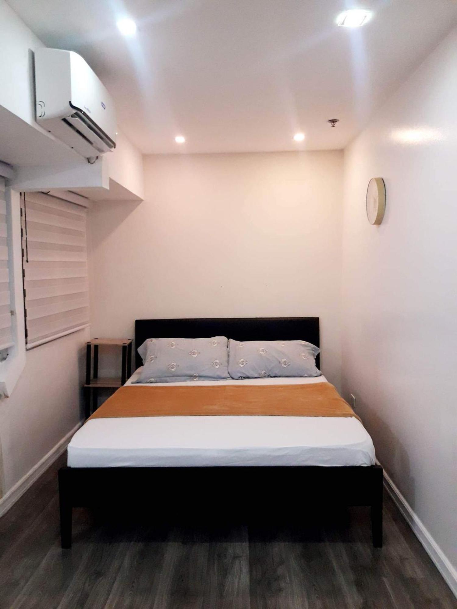 2 Bedrooms Units Forbes Area 5Th Avenue Bgc Center Манила Екстериор снимка
