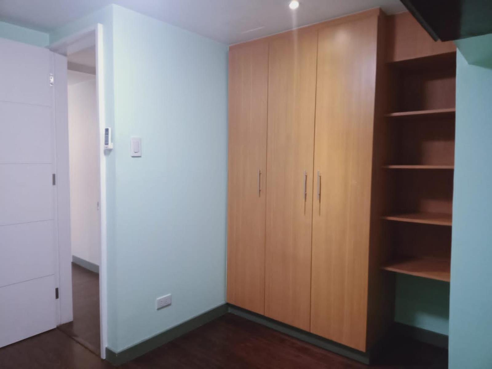2 Bedrooms Units Forbes Area 5Th Avenue Bgc Center Манила Екстериор снимка