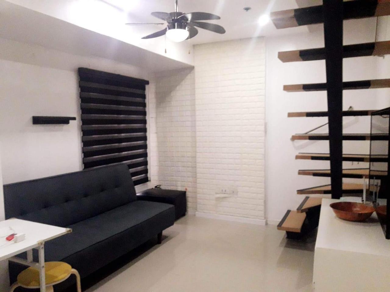 2 Bedrooms Units Forbes Area 5Th Avenue Bgc Center Манила Екстериор снимка