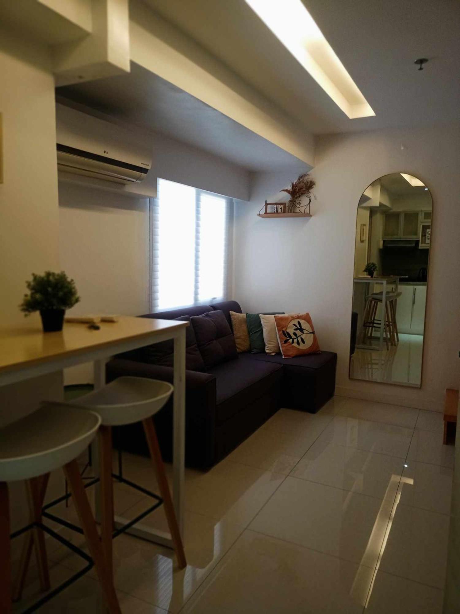 2 Bedrooms Units Forbes Area 5Th Avenue Bgc Center Манила Екстериор снимка