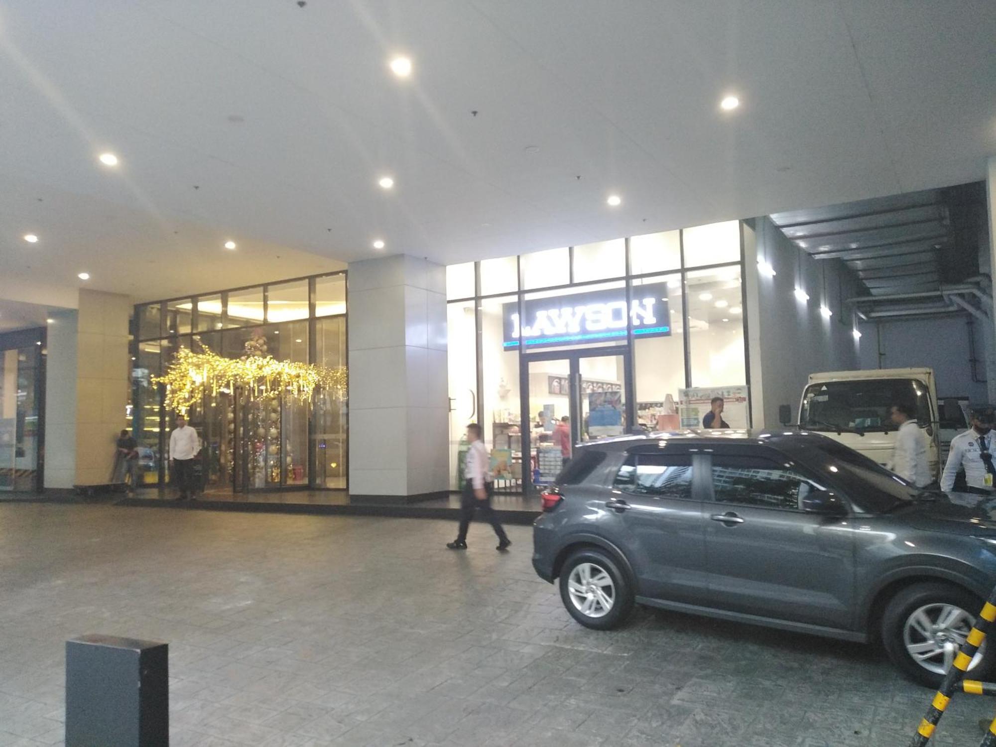 2 Bedrooms Units Forbes Area 5Th Avenue Bgc Center Манила Екстериор снимка