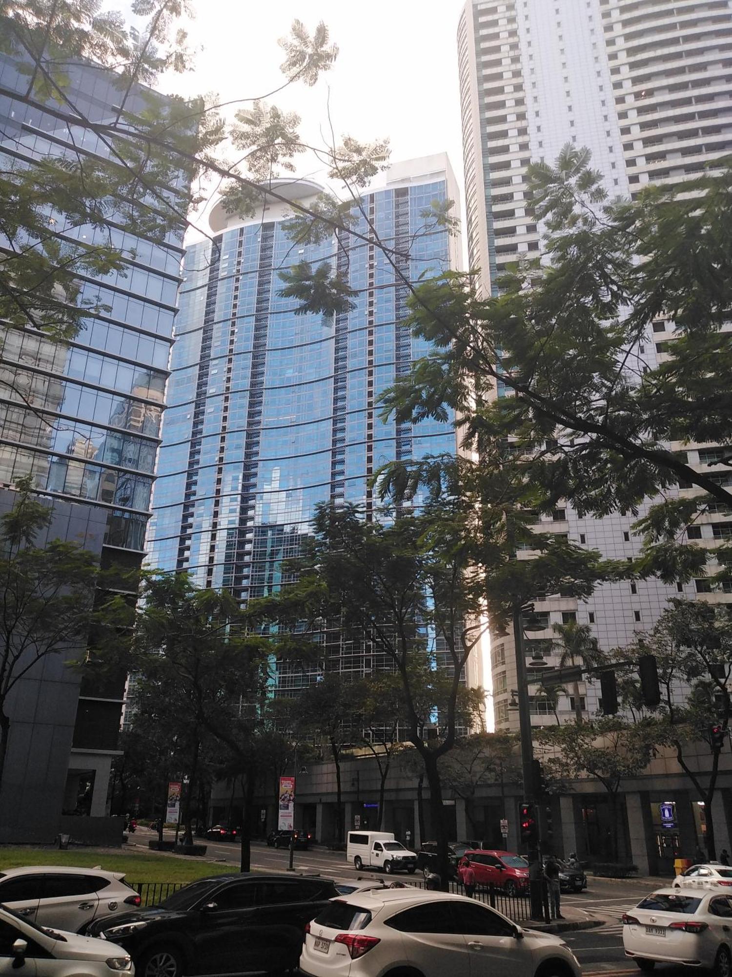 2 Bedrooms Units Forbes Area 5Th Avenue Bgc Center Манила Екстериор снимка